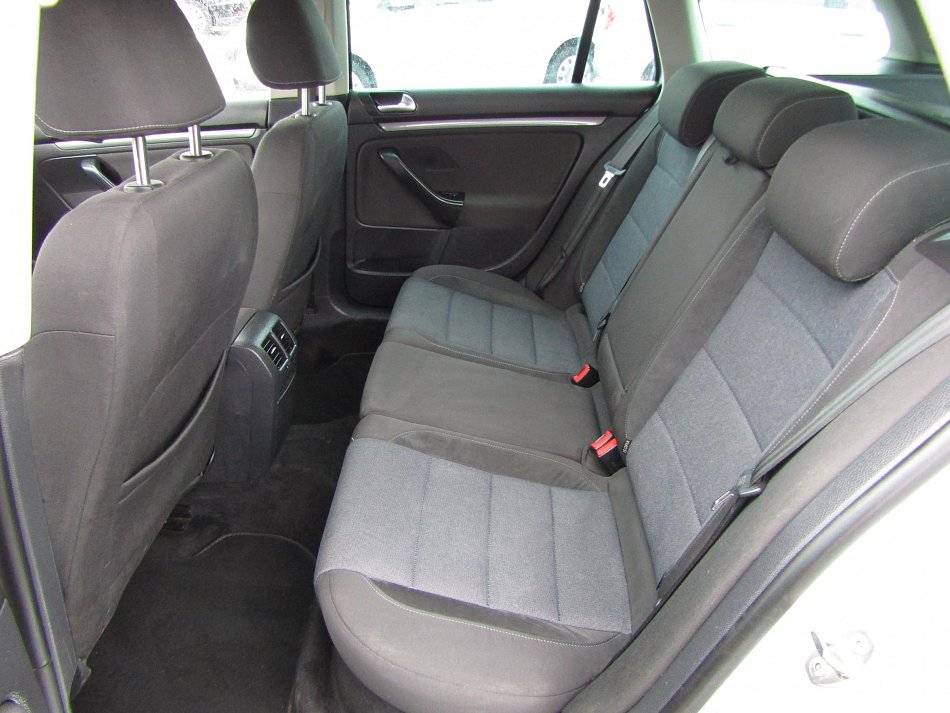 Volkswagen Golf 1.6 TDi 