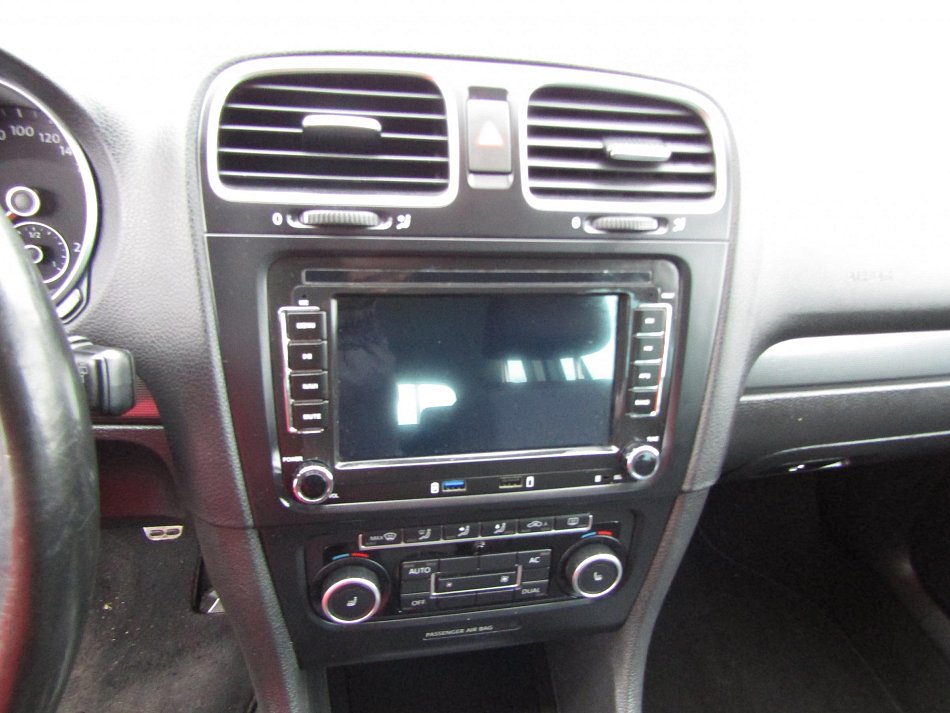 Volkswagen Golf 1.6 TDi 