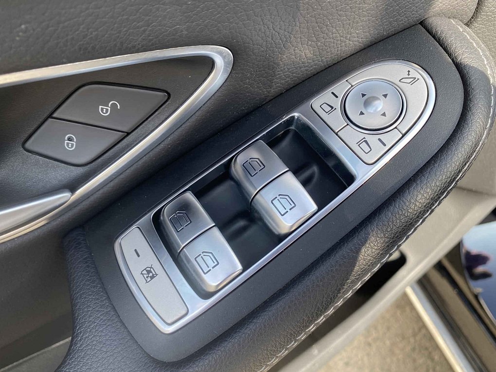 Mercedes-Benz Třída C 1.6i 
