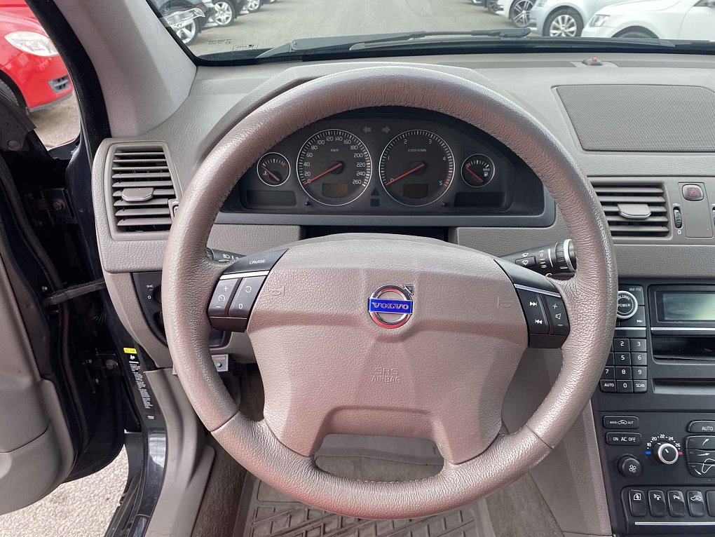 Volvo XC90 2.4 D5 Momentum