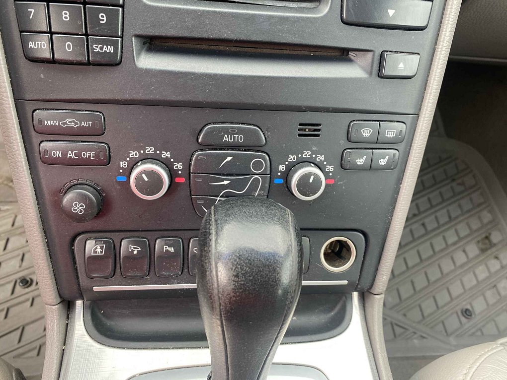 Volvo XC90 2.4 D5 Momentum