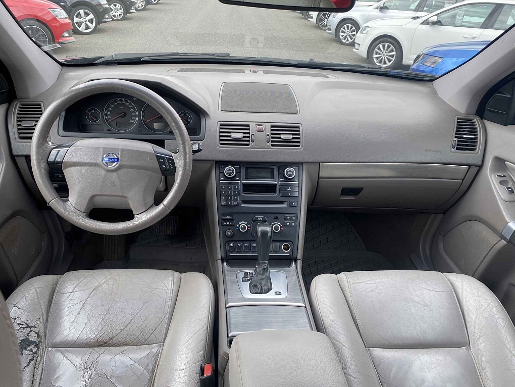 Volvo XC90 2.4 D5 Momentum