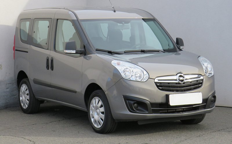 Opel Combo 1.2T Life
