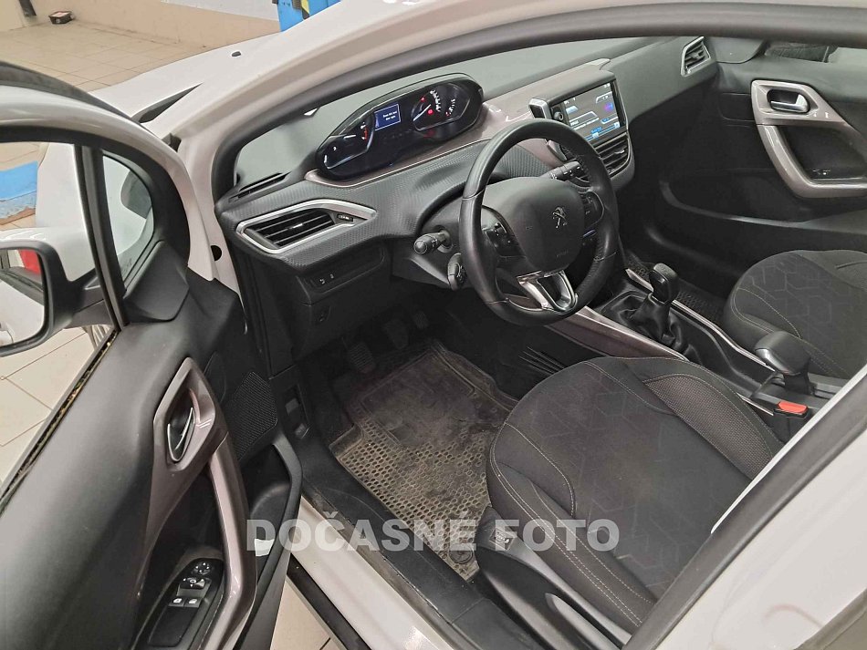 Peugeot 2008 1.6I Active