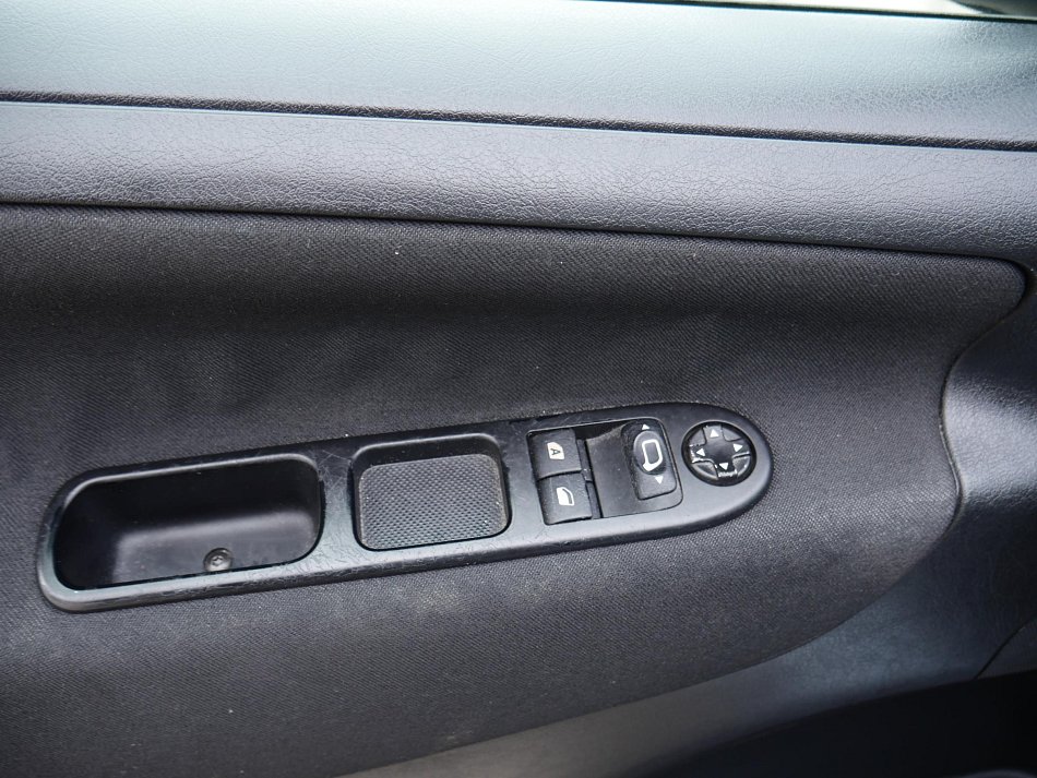 Peugeot 207 1.4 16V 