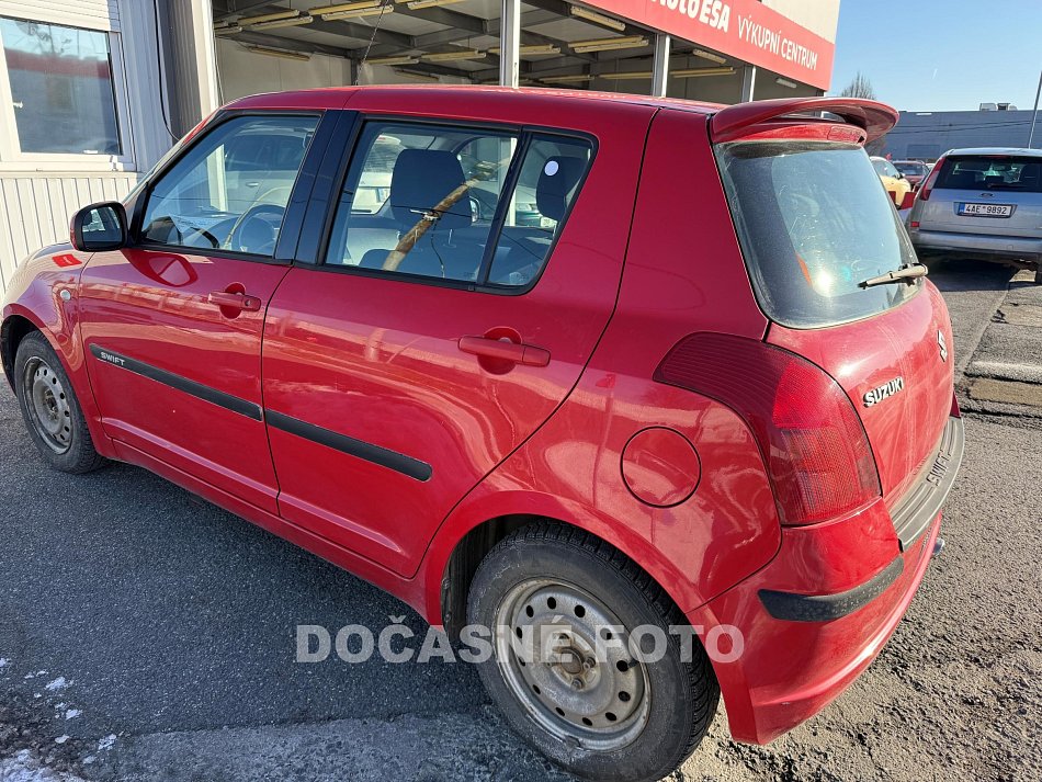 Suzuki Swift 1.3 i 