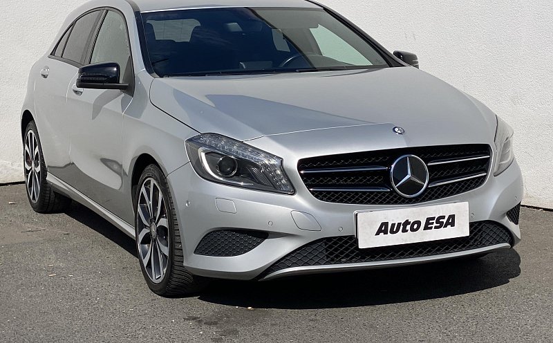 Mercedes-Benz Třída A 1.6i Sport A180