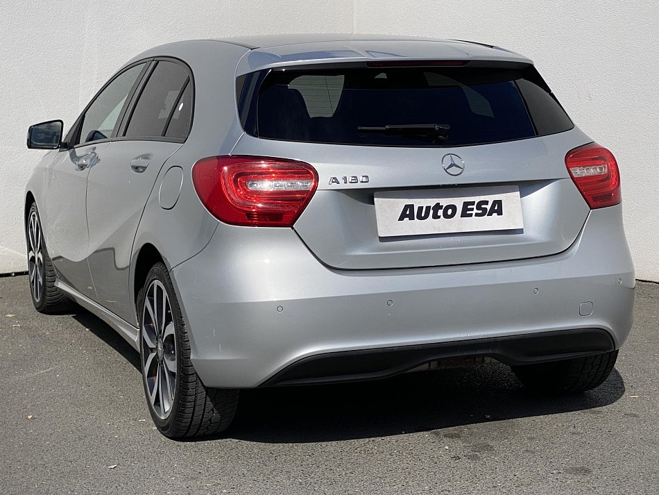 Mercedes-Benz Třída A 1.6i Sport A180