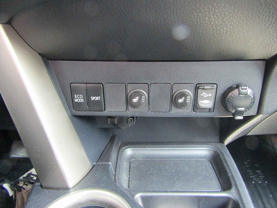 Toyota RAV4 2.2D  4x4