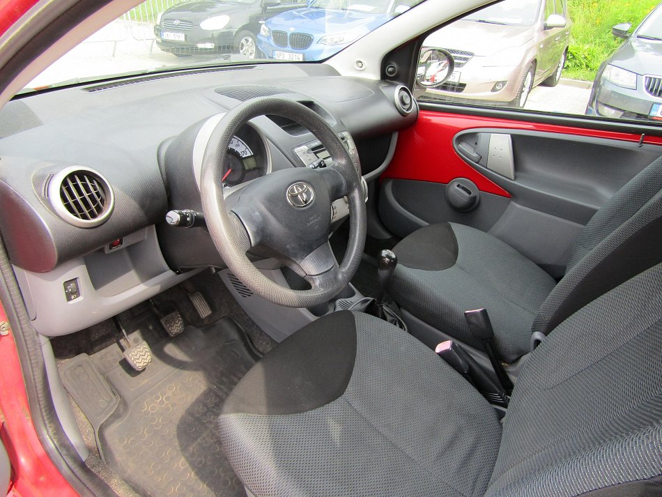 Toyota Aygo 1.0 i 