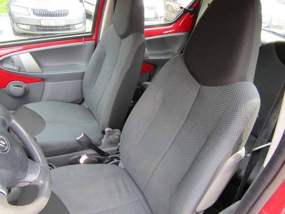 Toyota Aygo 1.0 i 