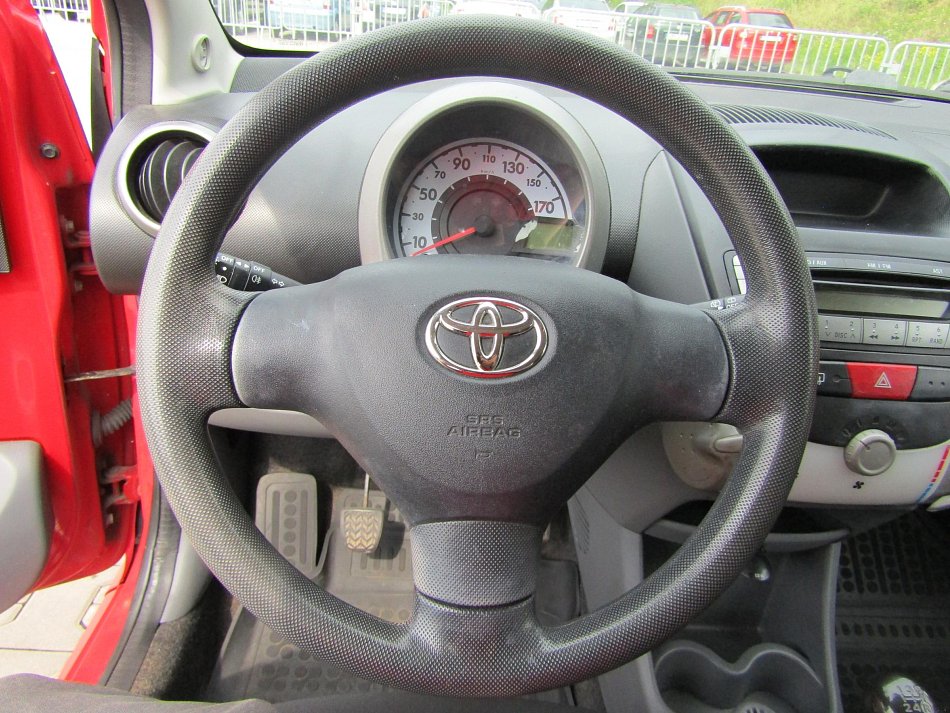 Toyota Aygo 1.0 i 