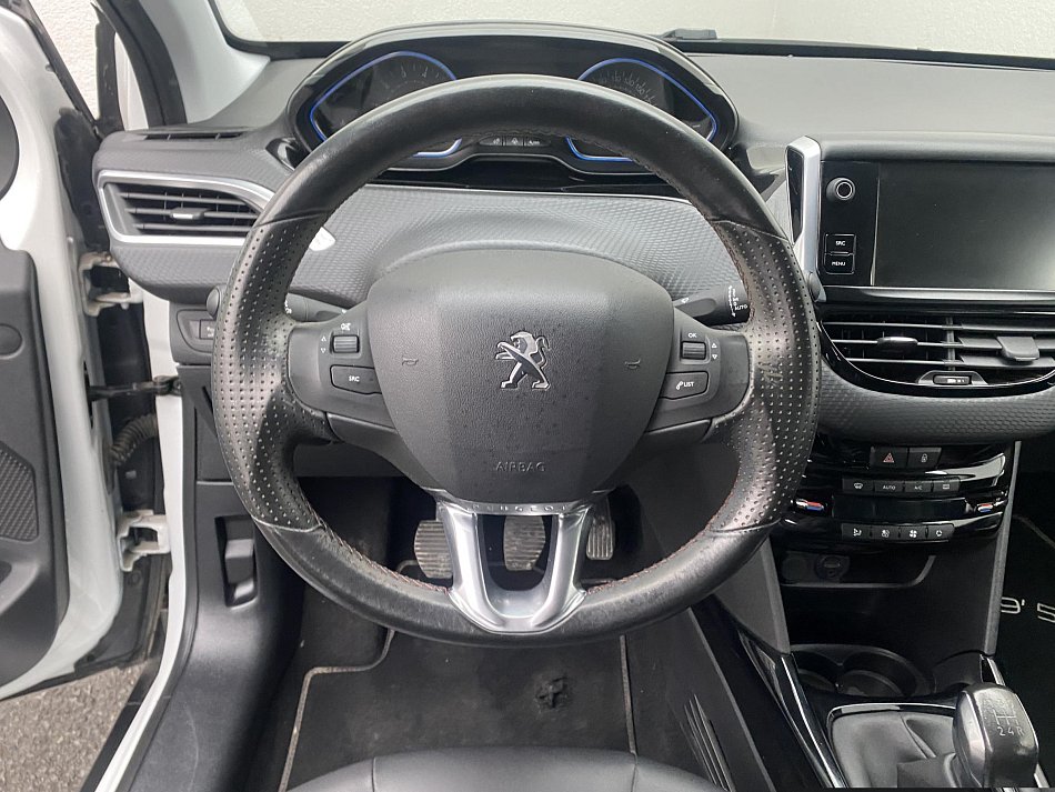 Peugeot 2008 1.2PT Crossway