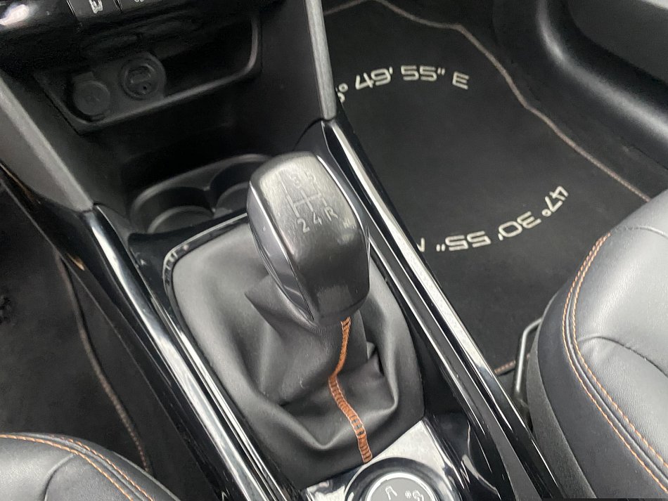 Peugeot 2008 1.2PT Crossway