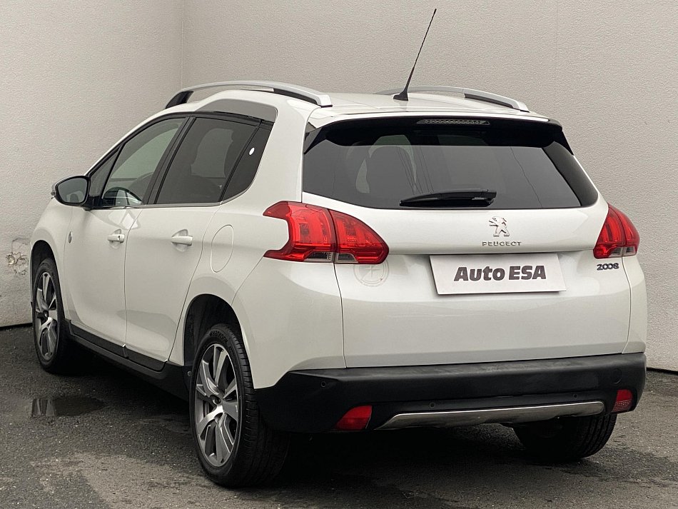 Peugeot 2008 1.2PT Crossway