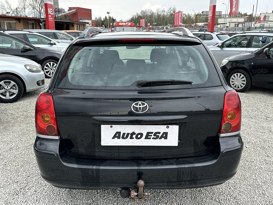 Toyota Avensis 1.8i 
