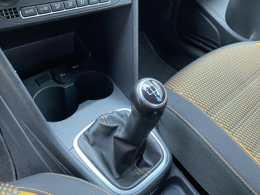 Volkswagen Polo 1.2 TSi CROSS