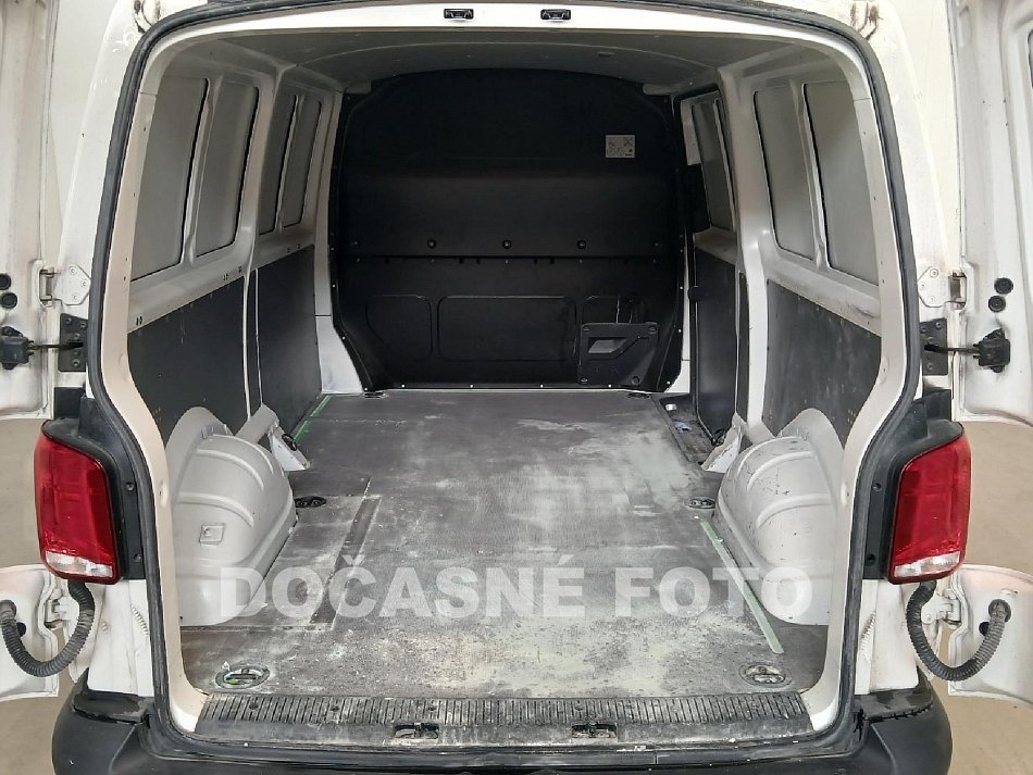 Volkswagen Transporter 2.0TDi  L2H1 T6.1