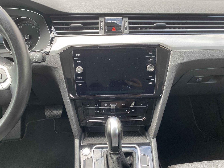 Volkswagen Passat 2.0 TDi Business