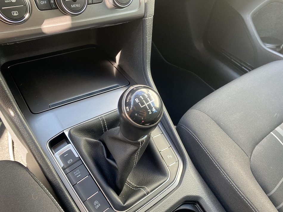 Volkswagen Sportsvan 1.6 TDi Lounge