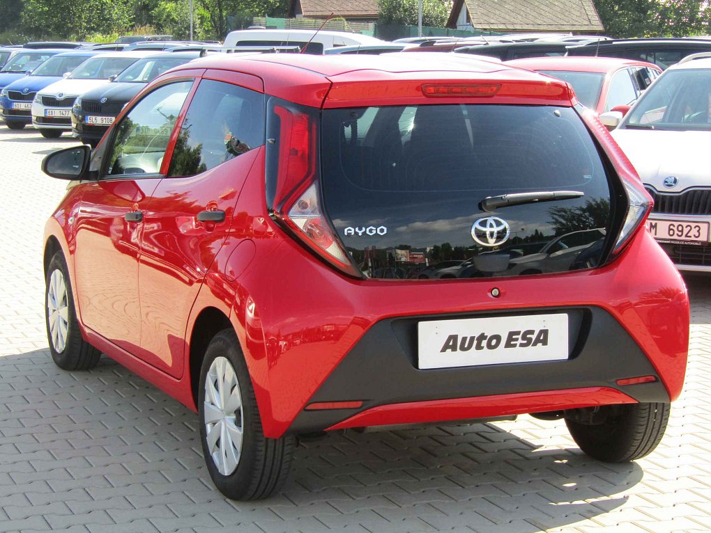Toyota Aygo 1.0 i 