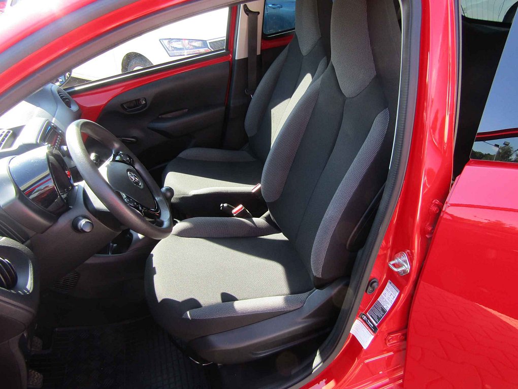 Toyota Aygo 1.0 i 