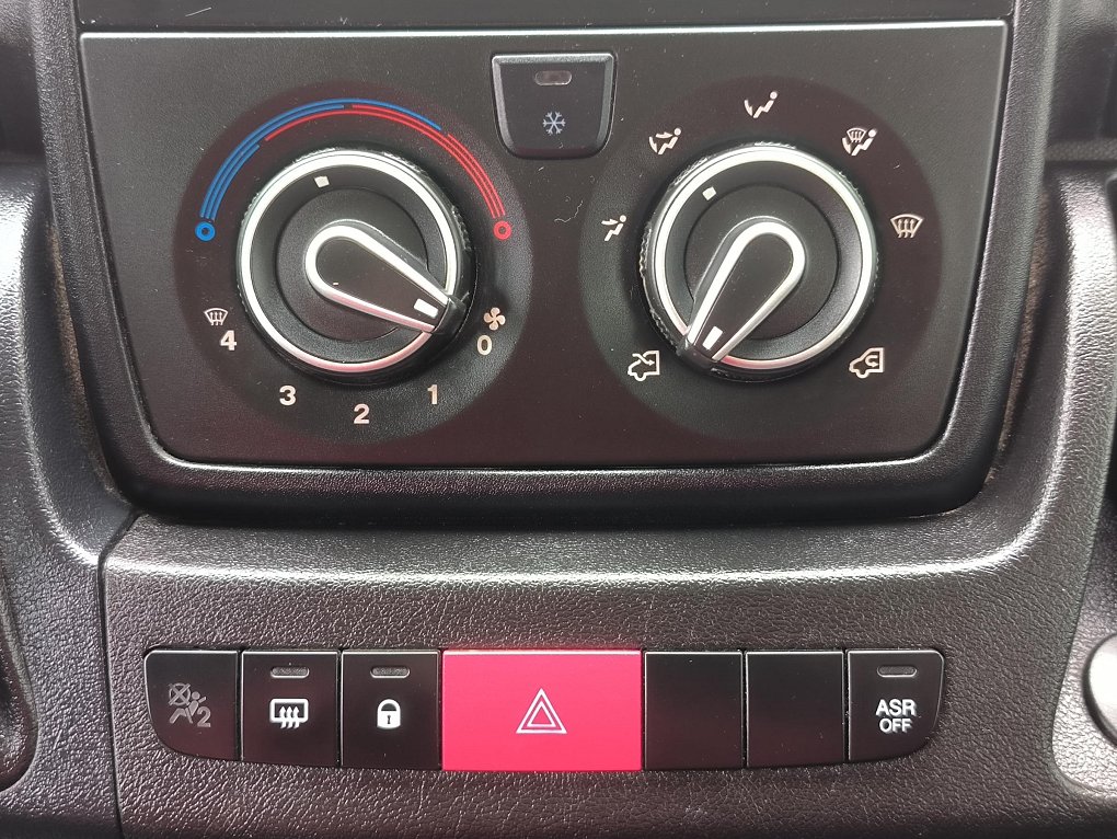 Peugeot Boxer 2.0HDi  L3H2 6míst