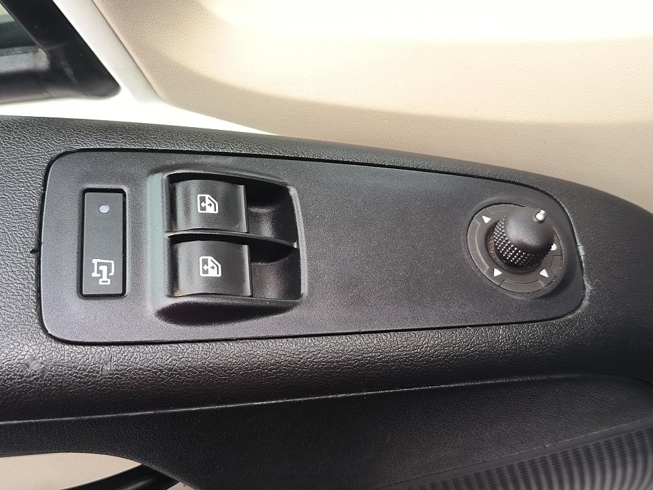 Peugeot Boxer 2.0HDi  L3H2 6míst