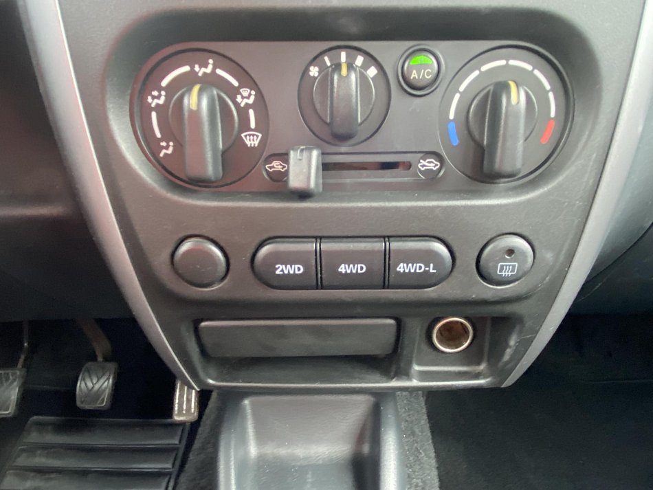 Suzuki Jimny 1.3 i Club 4X4