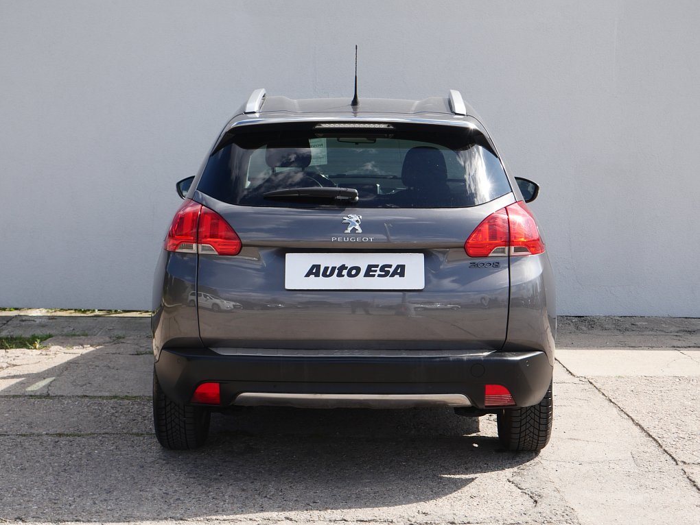 Peugeot 2008 1.2i 