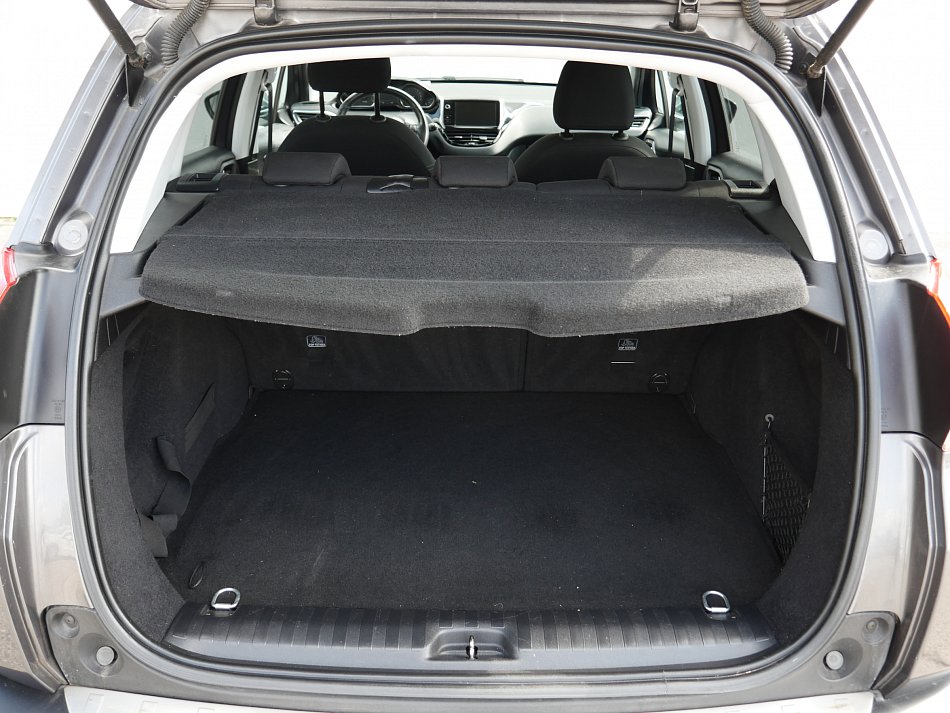 Peugeot 2008 1.2i 