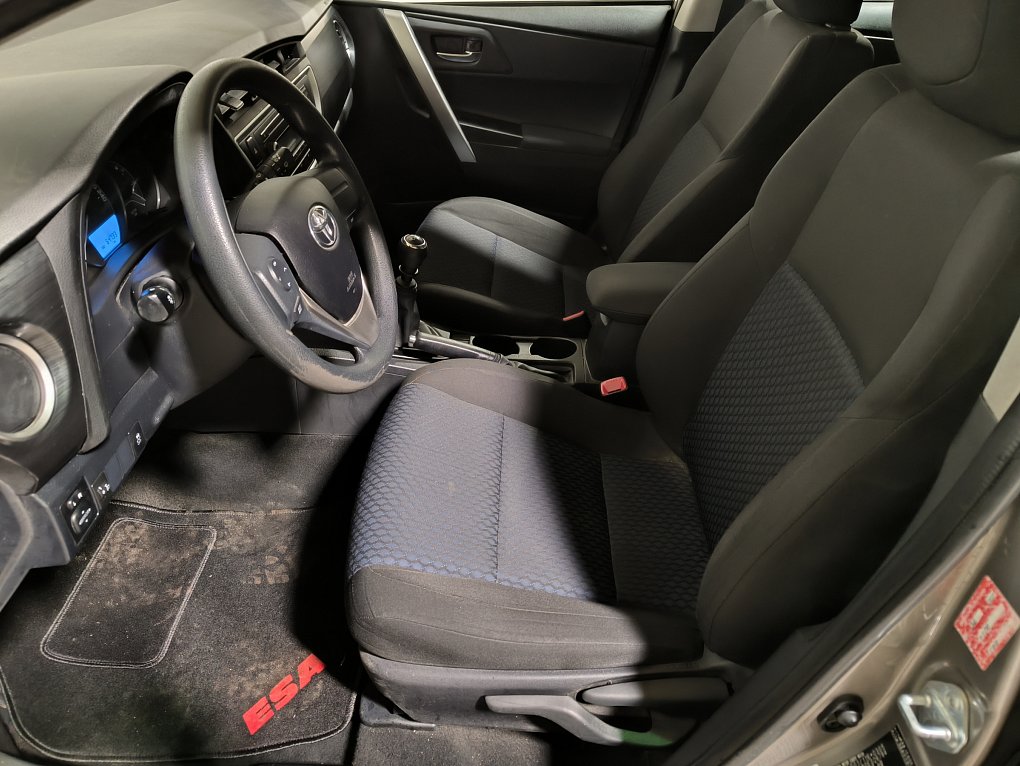 Toyota Auris 1.3 VVT-i Cool