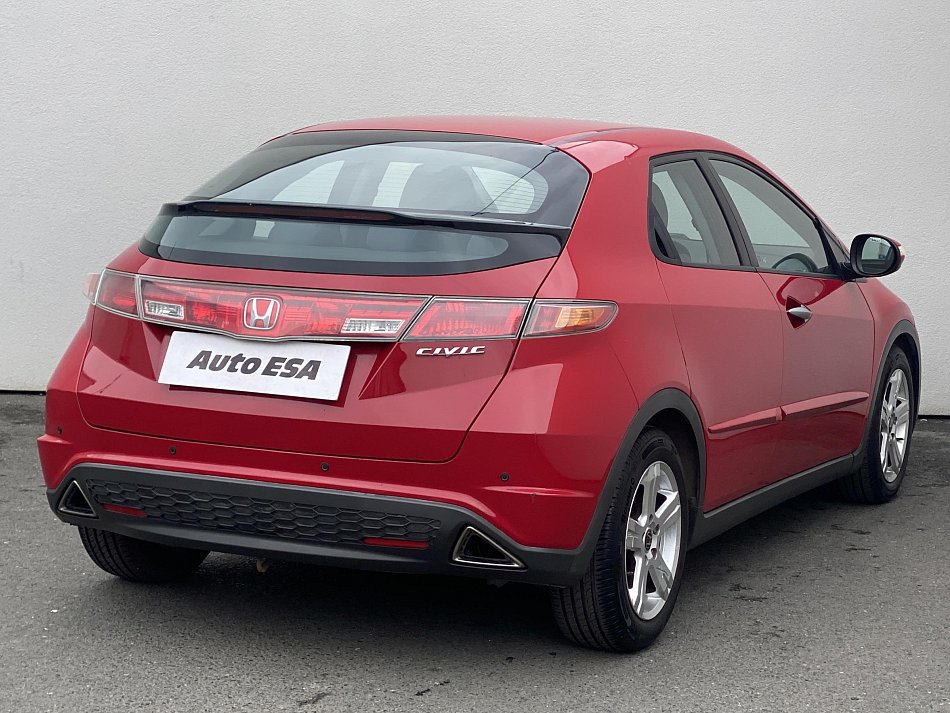 Honda Civic 1.8 i-VTEC Sport