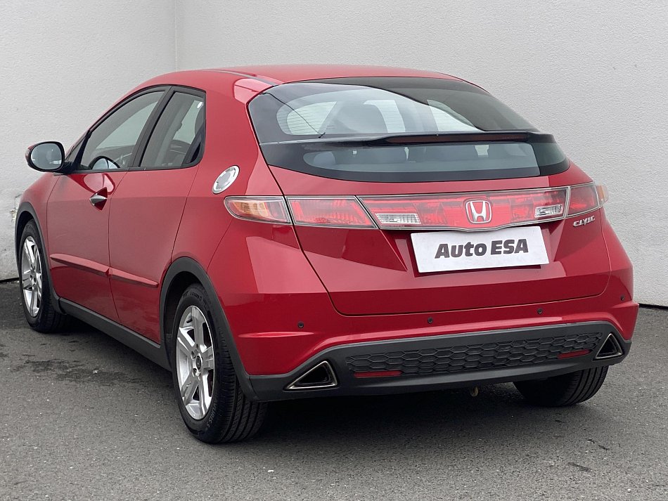Honda Civic 1.8 i-VTEC Sport