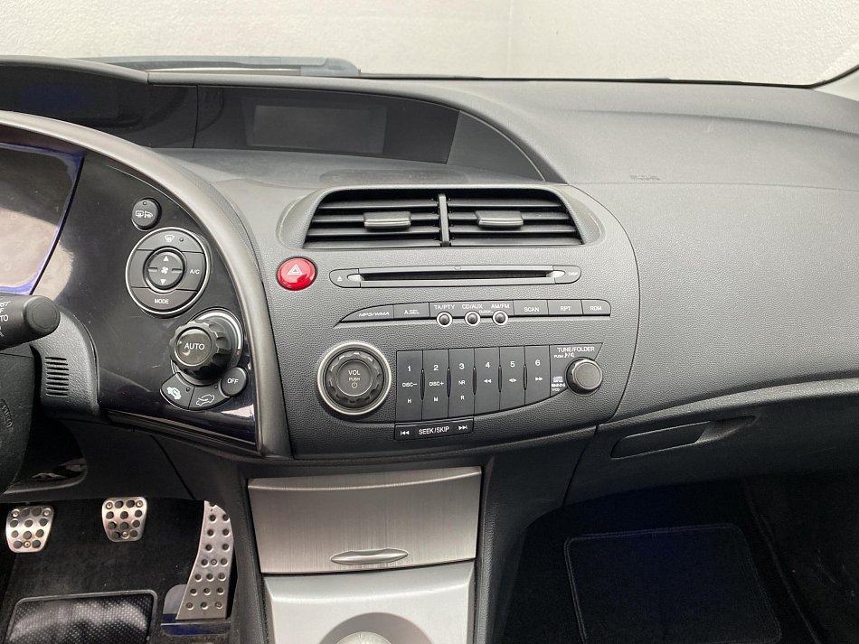 Honda Civic 1.8 i-VTEC Sport