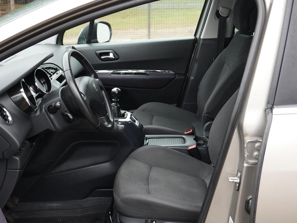 Peugeot 5008 1.6 HDi 