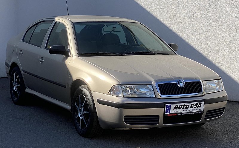 Škoda Octavia 2.0MPI Tour