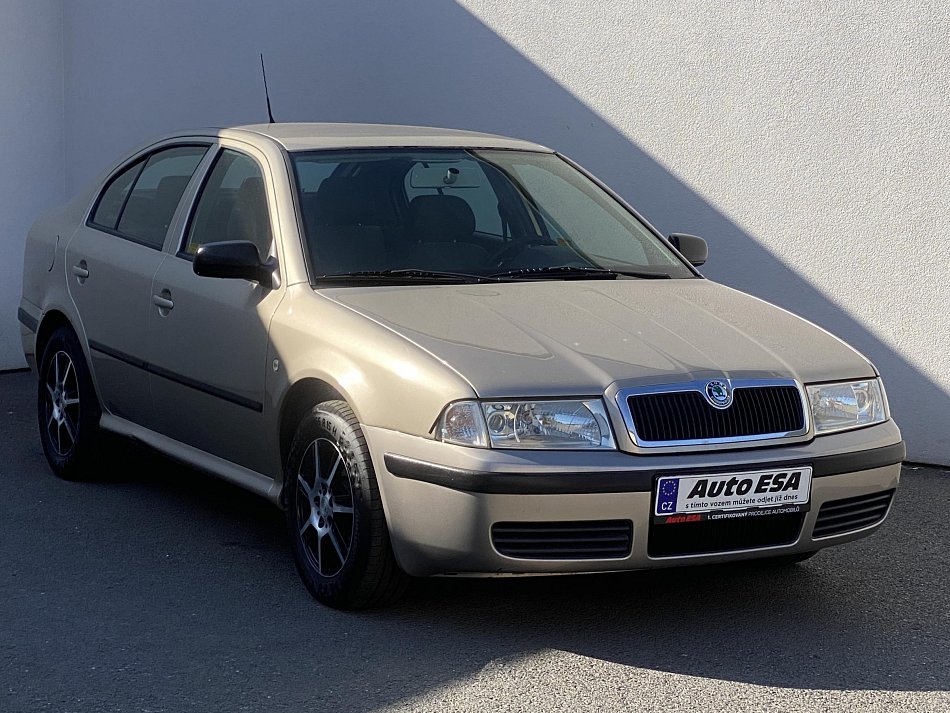 Škoda Octavia 2.0MPI Tour