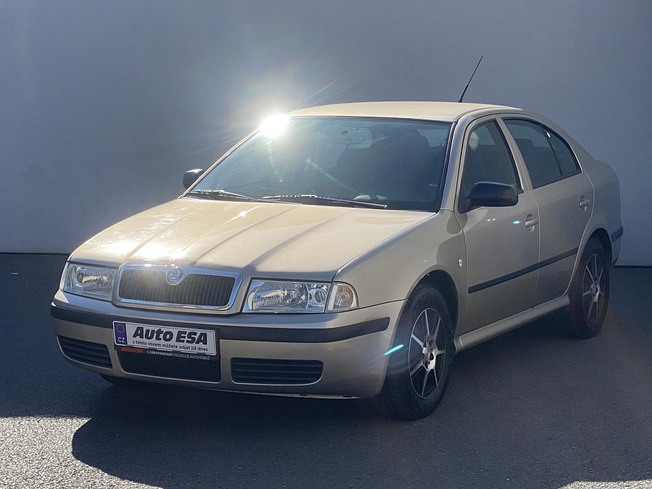 Škoda Octavia 2.0MPI Tour