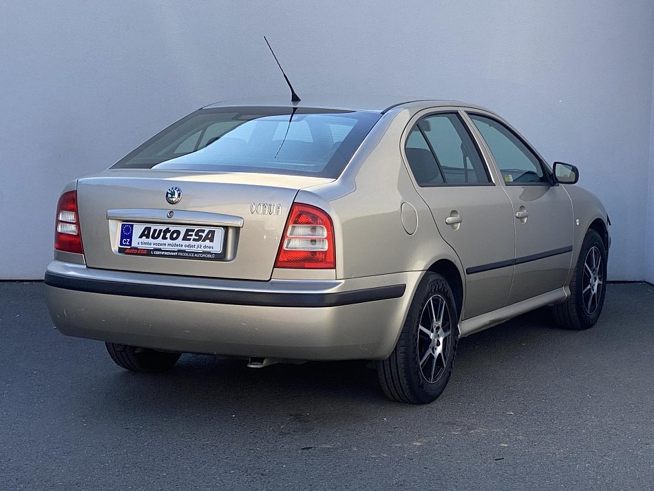 Škoda Octavia 2.0MPI Tour