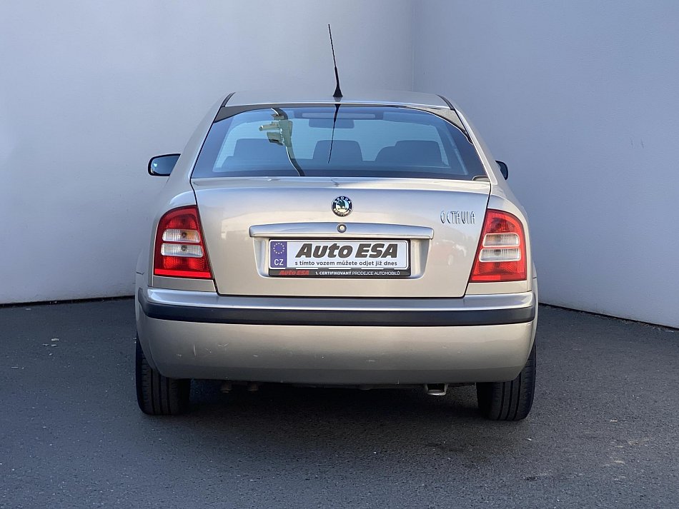 Škoda Octavia 2.0MPI Tour