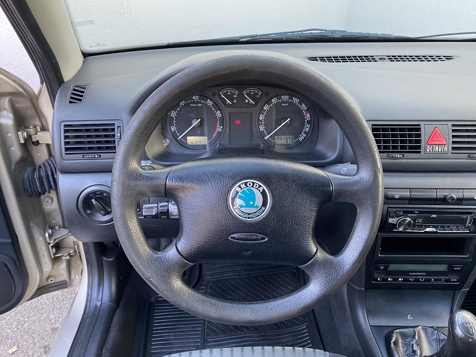 Škoda Octavia 2.0MPI Tour