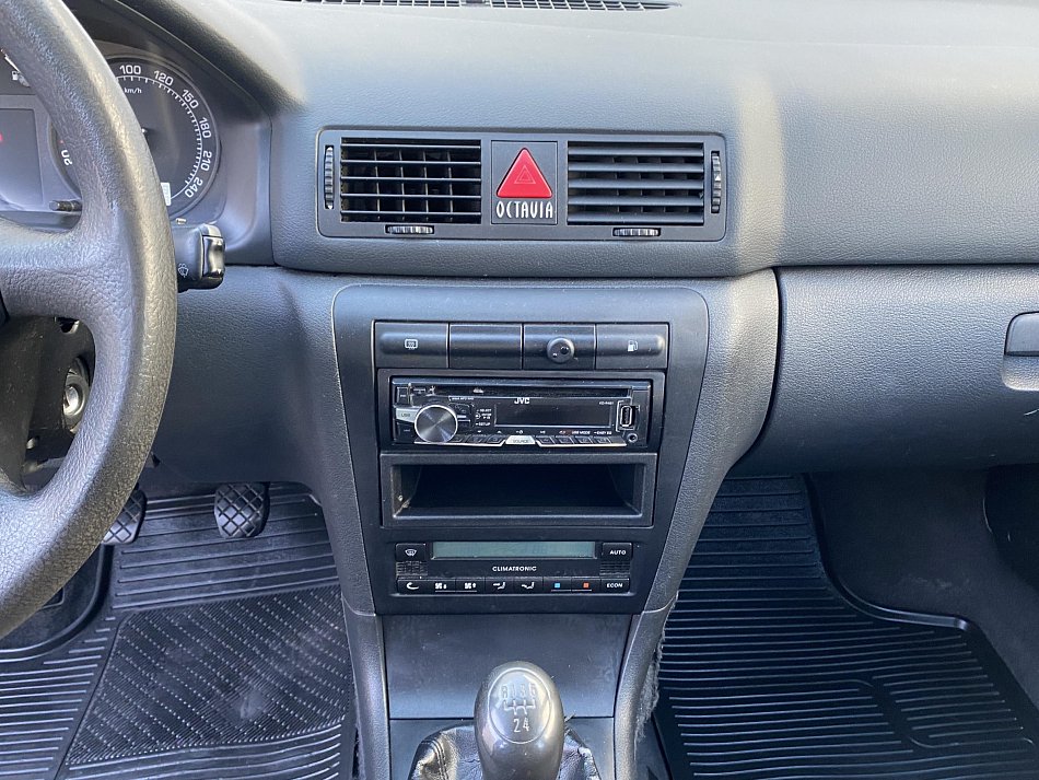 Škoda Octavia 2.0MPI Tour