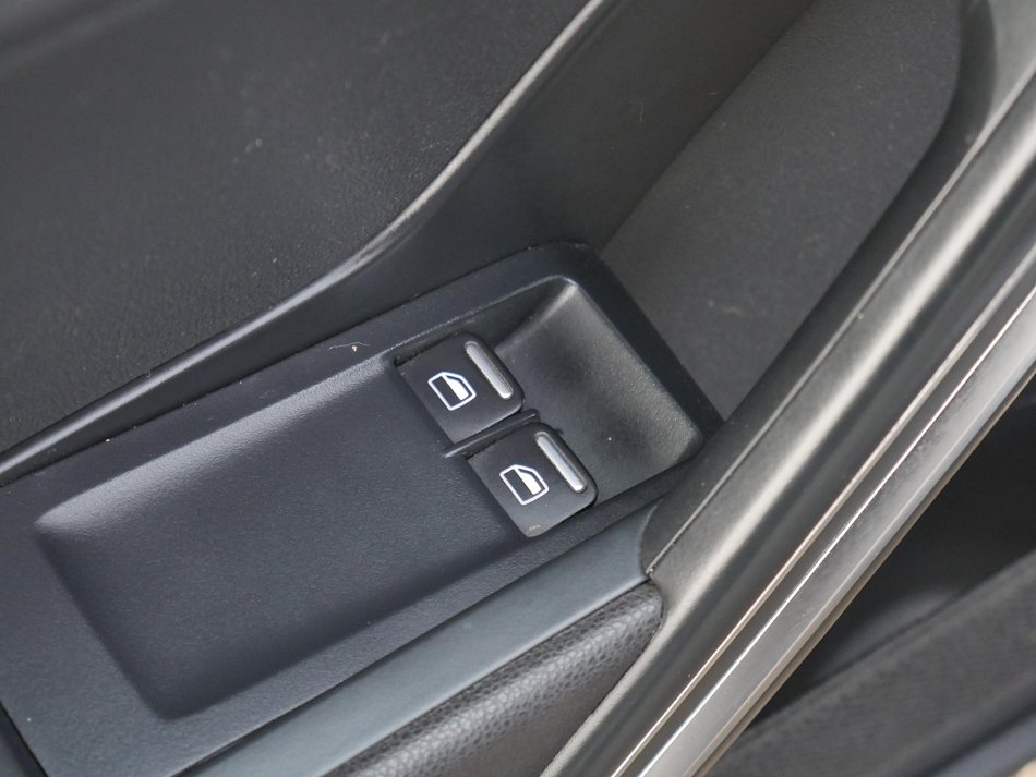 Volkswagen Beetle 2.0TSi 