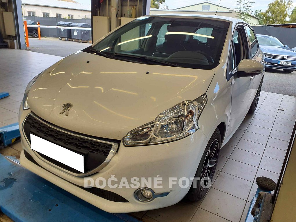 Peugeot 208 1.2 VTi 