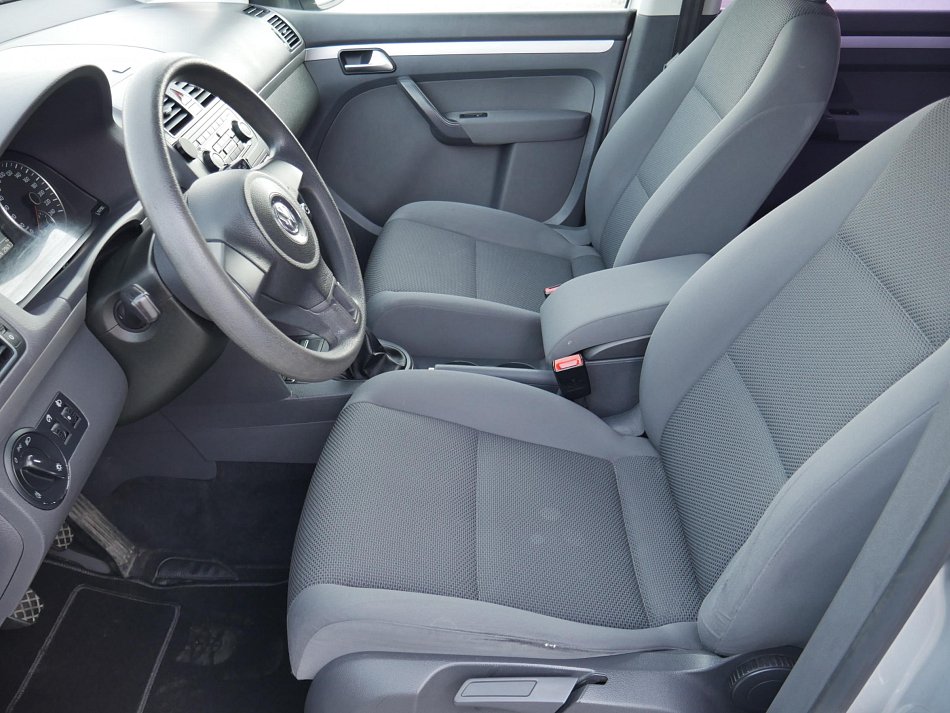 Volkswagen Touran 1.6 TDi  7míst