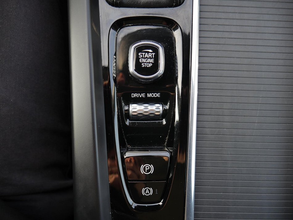 Volvo XC60 2.0 D4 Momentum