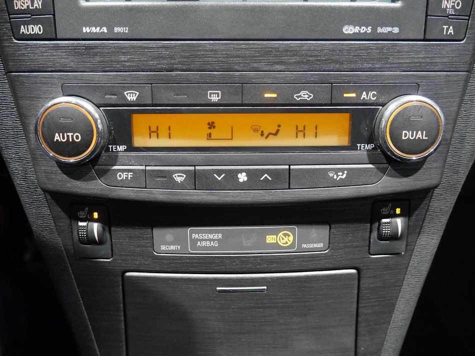 Toyota Avensis 2.2 D-cat 