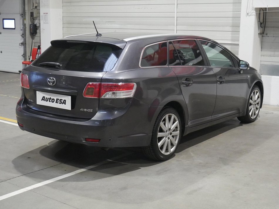 Toyota Avensis 2.2 D-cat 