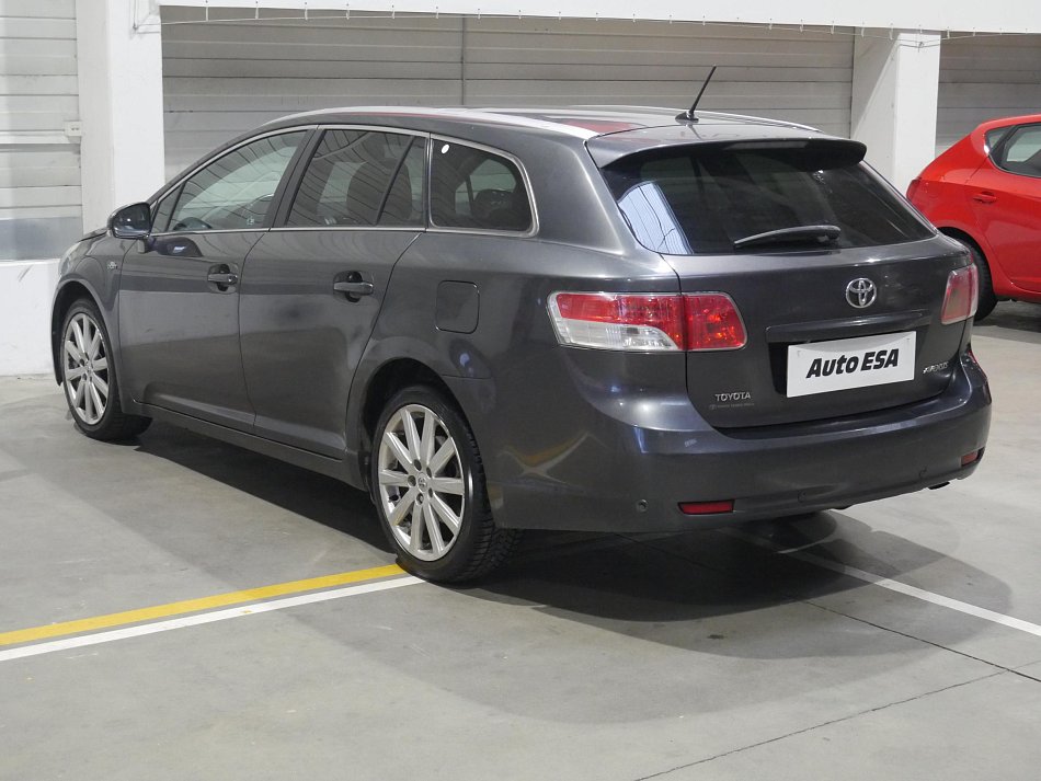 Toyota Avensis 2.2 D-cat 